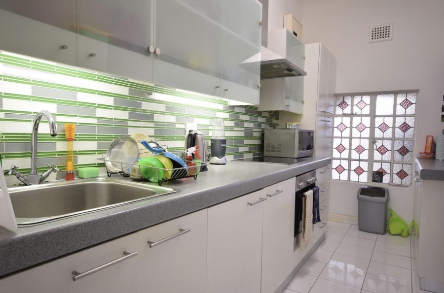 2 Bedroom Property for Sale in Sea Point Western Cape
